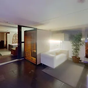 And Cosy Place With Jacuzzi And Sauna To Relax In The Centre Of Anvers